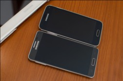 Galaxy Alpha vs. S5 mini